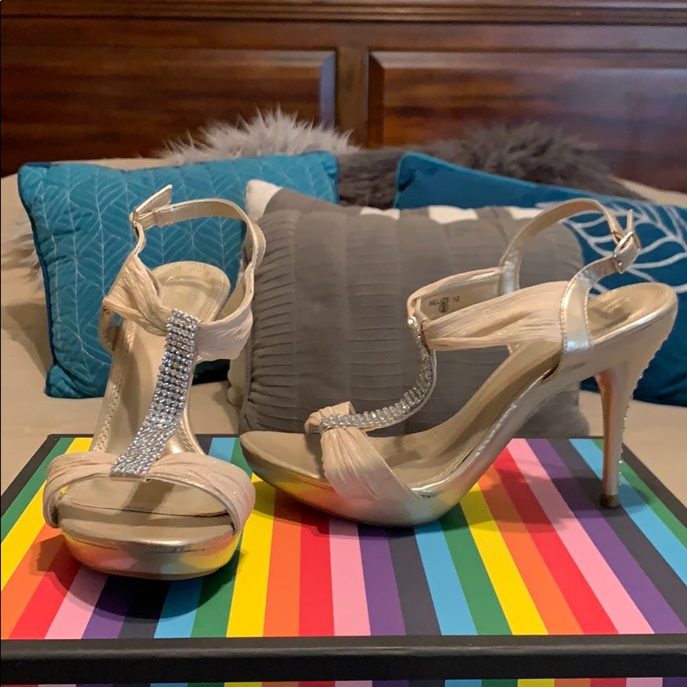 Heels - Picture 2 of 5